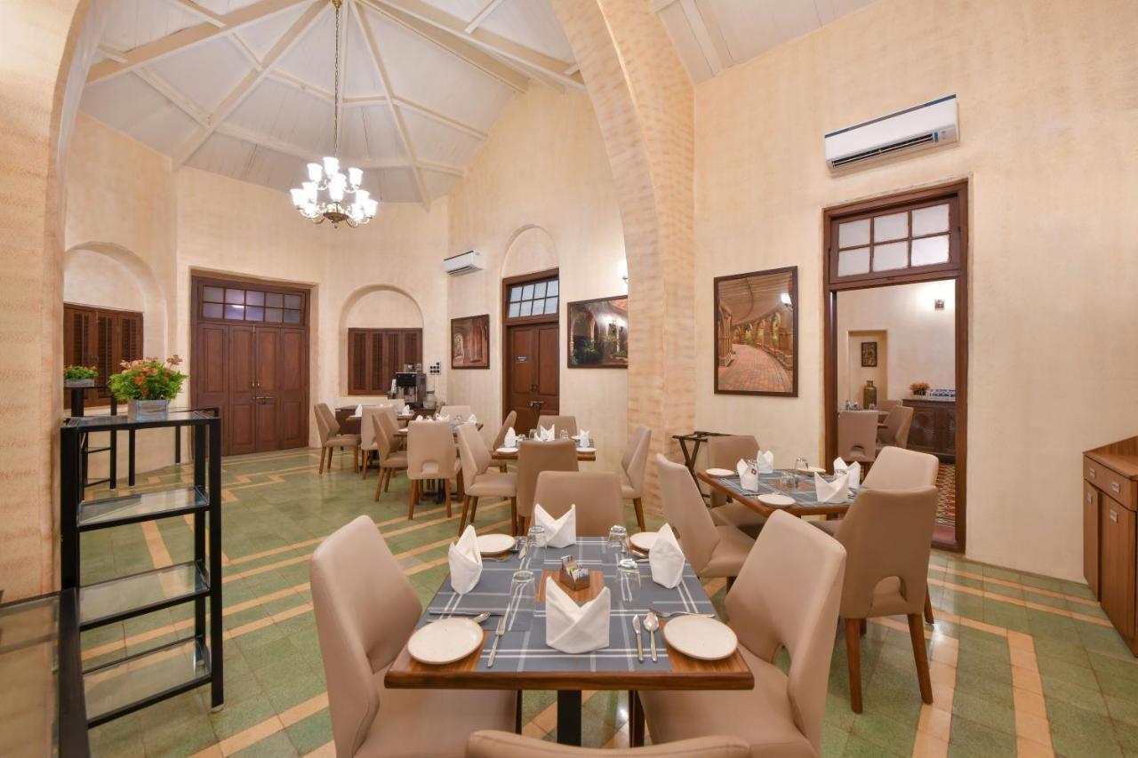 Arova Woods Zinc Journey By The Fern, Lonavala Hotel Exterior foto